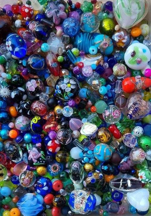 !!Weekend Special!!  3Kg Mixed Assorted Glass Beads  +/- 7400 pc