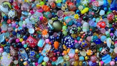 !!Weekend Special!!  3Kg Mixed Assorted Glass Beads  +/- 7400 pc