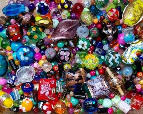 ^^Crazy Wednesday^^  3.6 Kg Assorted Glass Beads  +/- 8100 pc