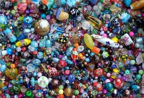 ^^Crazy Wednesday^^ Free Shipping** 2.8 Kg Assorted Beads  +/- 7600 pc