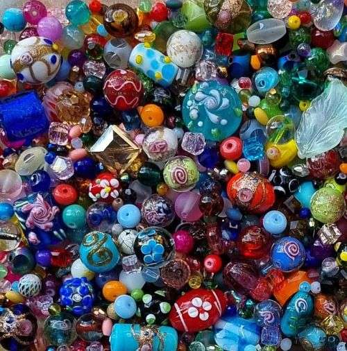 !!Weekend Special!!  3.2 Kg Mixed Assorted Glass Beads and Findings  +/- 7320 pc