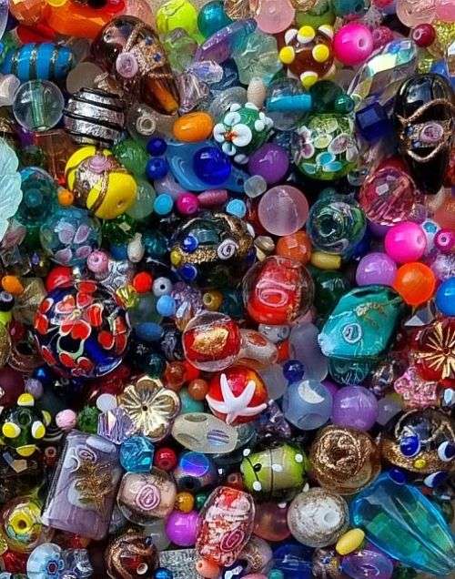 !!Weekend Special!!  3.2 Kg Mixed Assorted Glass Beads and Findings  +/- 7320 pc