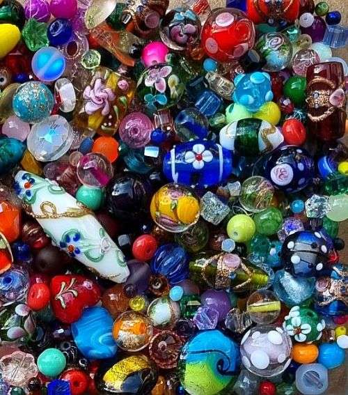 !!Weekend Special!!  3.2 Kg Mixed Assorted Glass Beads and Findings  +/- 7320 pc