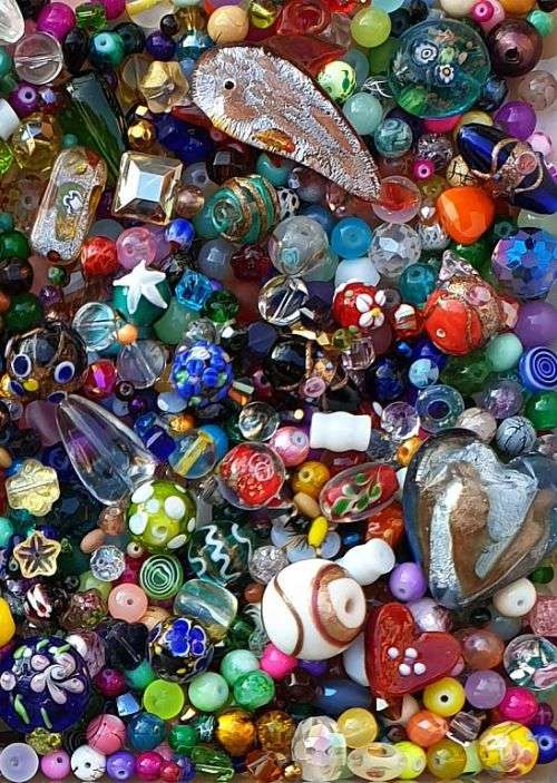 ^^Crazy Wednesday^^ 3.2Kg Assorted Glass Beads and Findings +/-  7820pc