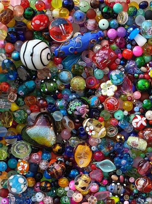 ^^Crazy Wednesday^^ 3.2Kg Assorted Glass Beads and Findings +/-  7820pc