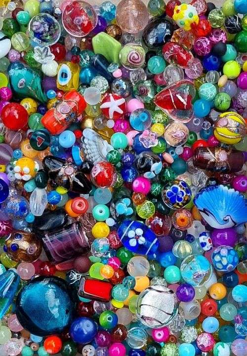 !!Weekend Special!!  3.2 Kg Mixed Assorted Glass Beads and Findings  +/-  7850 pc