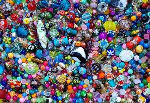 !!Weekend Special!!  3.2 Kg Mixed Assorted Glass Beads and Findings  +/-  7850 pc