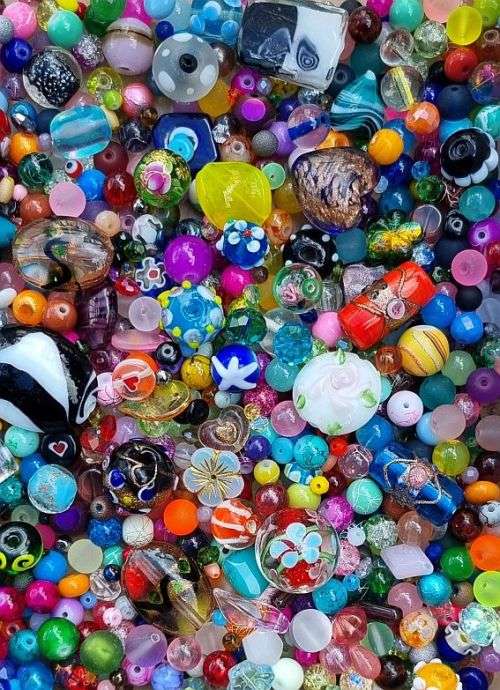 !!Weekend Special!!  3.2 Kg Mixed Assorted Glass Beads and Findings  +/-  7850 pc