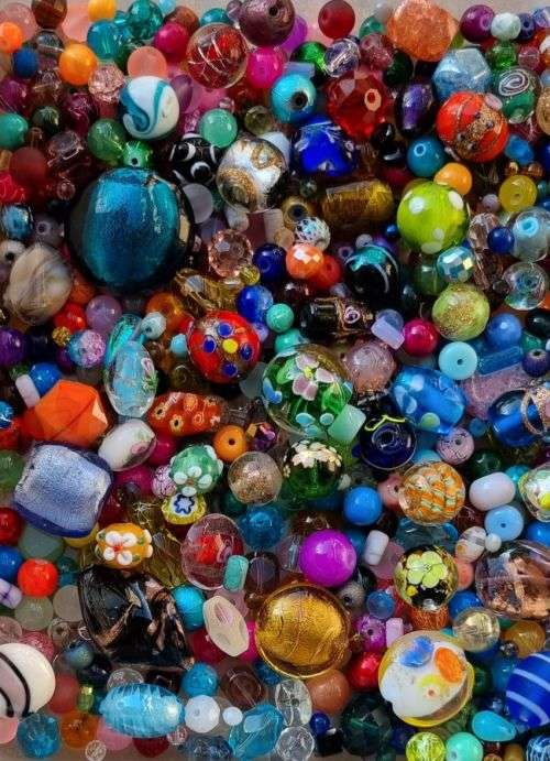 ^^Crazy Wednesday^^ 3.5 Kg Assorted Glass Beads and Findings +/- 8720pc