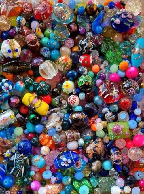 ^^Crazy Wednesday^^ 3.5 Kg Assorted Glass Beads and Findings +/- 8720pc
