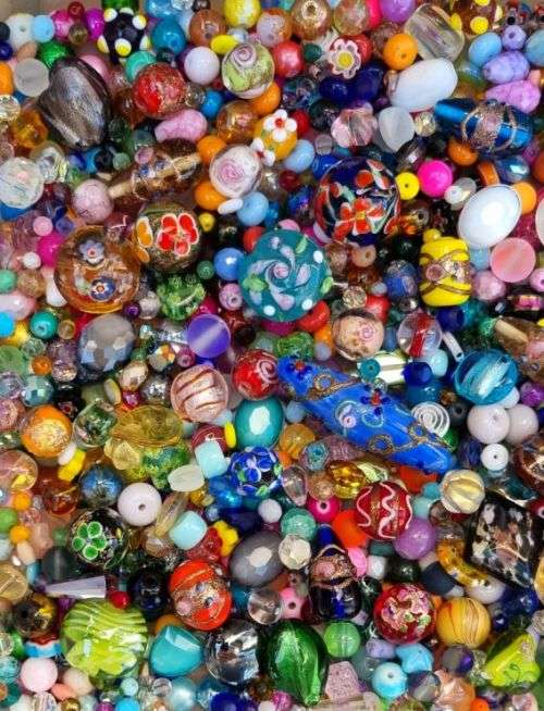 ^^Crazy Wednesday^^ 4Kg Assorted  Beads and Findings +/- 8000 pc