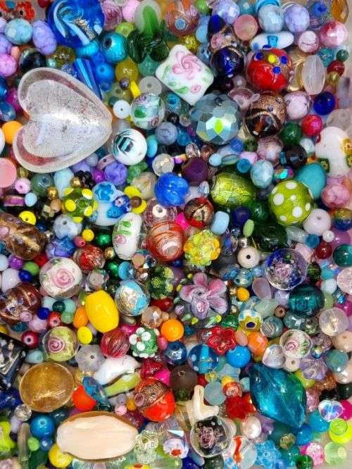 ^^Crazy Wednesday^^ 4Kg Assorted  Beads and Findings +/- 8000 pc