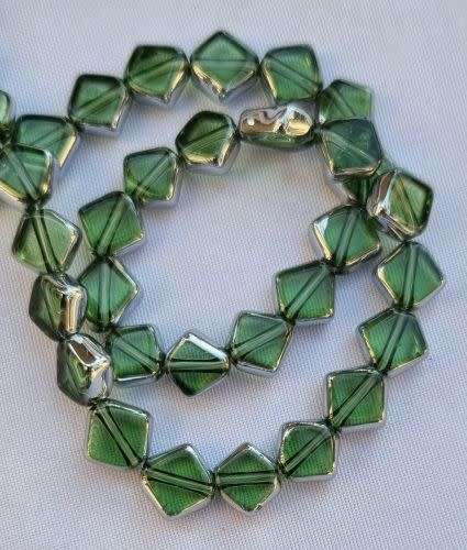 10pc (7x8mm) Green / Silver / Diamond Shape Glass Beads