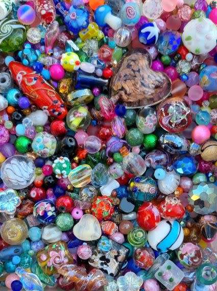 !!Weekend Special!!  3.3 Kg Mixed Assorted Glass Beads and Findings  +/- 8840pc