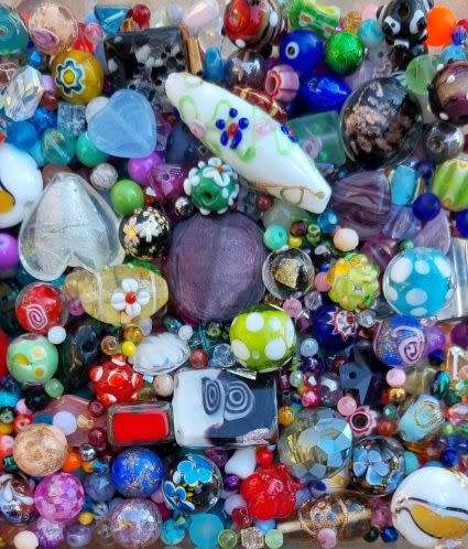 !!Weekend Special!!  3.3 Kg Mixed Assorted Glass Beads and Findings  +/- 8840pc