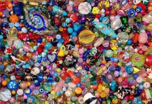 !!Weekend Special!!   2.8Kg Mixed Assorted Glass Beads and Findings  +/- 7470pc