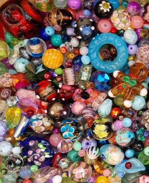 `!!Massive Weekend Special!!`  5 kg Assorted Glass Beads and Findings +/-10570 pc