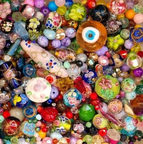 `!!Massive Weekend Special!!`  5 kg Assorted Glass Beads and Findings +/-10570 pc