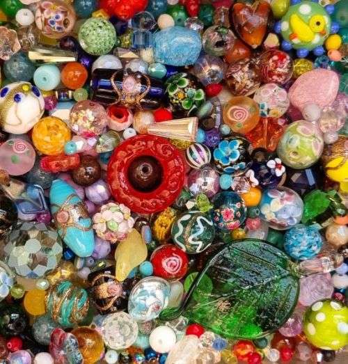 `!!Massive Weekend Special!!`  5 kg Assorted Glass Beads and Findings +/-10570 pc