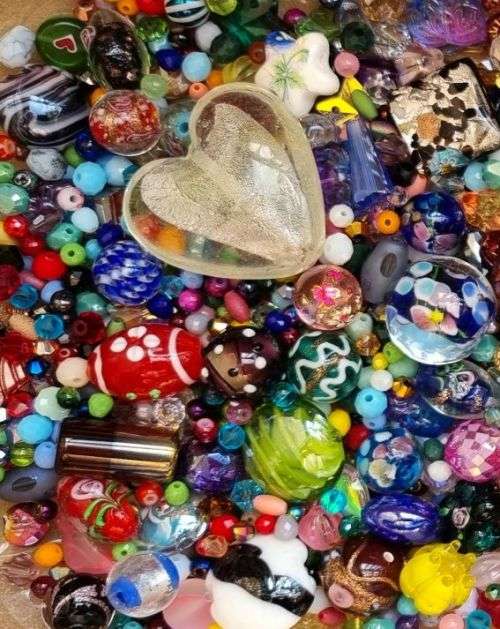 `!!Massive Weekend Special!!`  5 kg Assorted Glass Beads and Findings +/-10570 pc