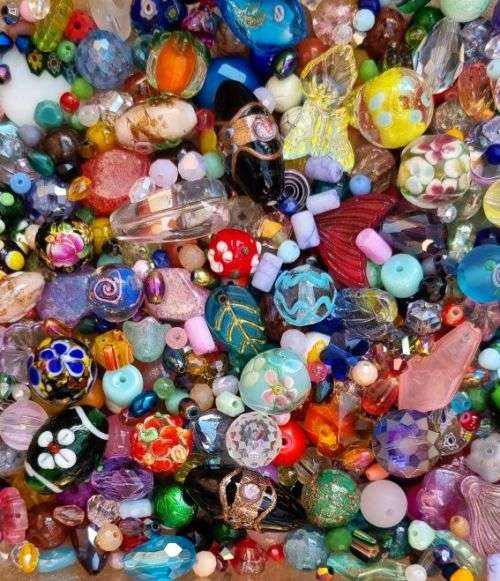 !! Crazy Wednesday !!   5.1 Kg Assorted Beads and Findings +/- 10020pcs