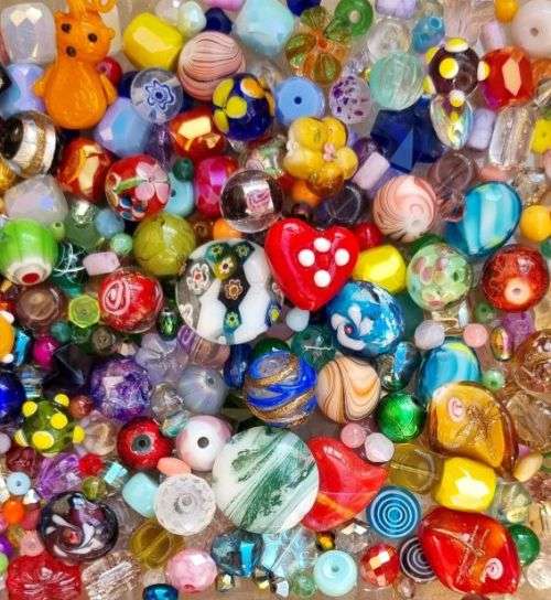 !! Crazy Wednesday !!   5.1 Kg Assorted Beads and Findings +/- 10020pcs