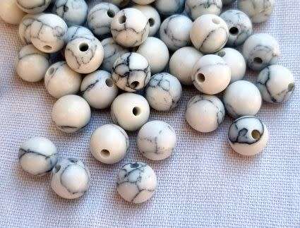 25pc x (+/-6 mm)  Natural  /  Howlite /  Round  Beads