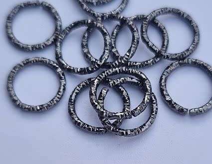 *Clearance Sale* 25pc  x 9.5mm Textured / Black Tone Open Jump Rings