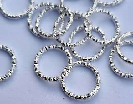 *Clearance Sale* 25pc  x 9.5mm Textured / Silver Tone Open Jump Rings