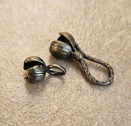 Flower / S Hook /  Clasp /  Brass / Bronze Tone / 19mm