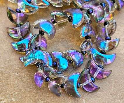 10pc x (14x9mm) Multi Color / Crescent Moon Shape / Electroplate / Glass Beads