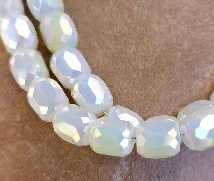 *Clearance Sale*10pc  (8mm) Light Yellow / Barrel  / Faceted / Opaque / AB Glass Beads