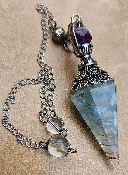1pcs Natural Aquamarine  / Crushed Chips Wrapped With Resin/ Dowsing  Pendulum