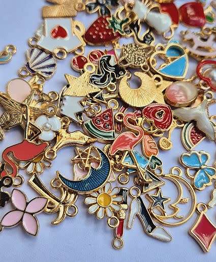 100pc Assorted  / Gold Tone / Enamel / Alloy Charms