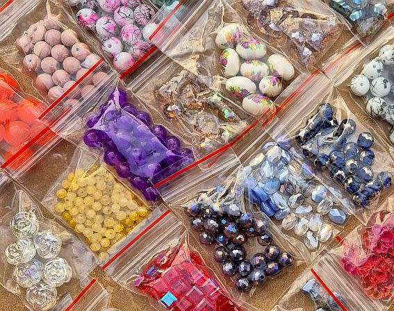+/- 2Kg  120 Packets  Assorted Handmade Lampwork Beads  / Glass Beads / Bid Per Packet