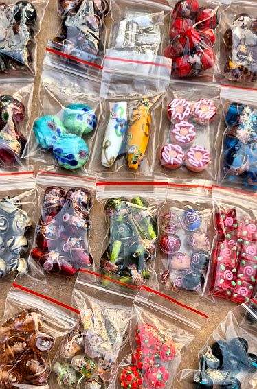 +/- 2Kg  120 Packets  Assorted Handmade Lampwork Beads  / Glass Beads / Bid Per Packet