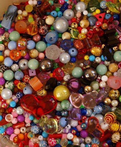 500g  --  Mix Lot -- Acrylic Beads & Findings