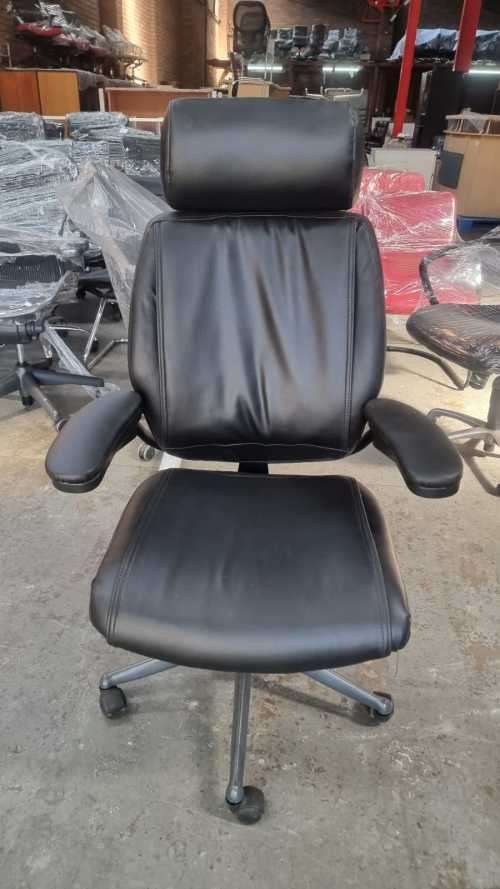 Office Chair with Headrest