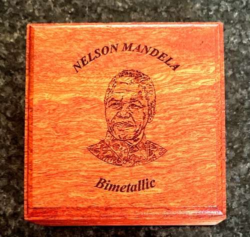 2011 Bimetallic 1/4oz Gold/Silver coin in wooden box - Limited edition