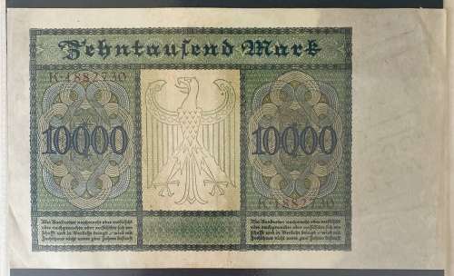 1922 10000 mark Reichsbanknote in VF condition - some slight creases