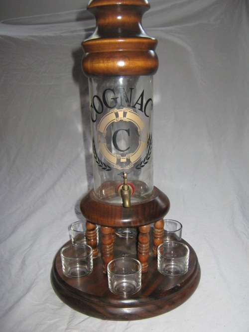 COGNAC GLASS DECANTER ON WOOD STAND & GLASSES