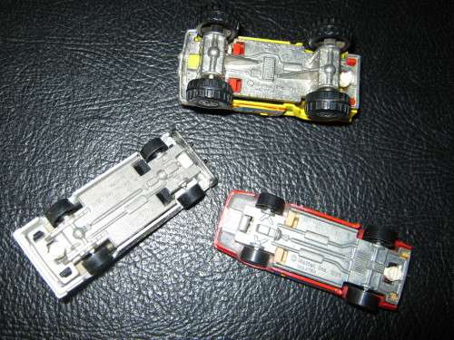 HOTWHEELS 1985 Off road pick-up + Race car + Police car (change bodies to different chassis)
