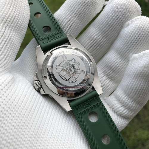 Steeldive SD1953J Kanagawa 300m dive watch