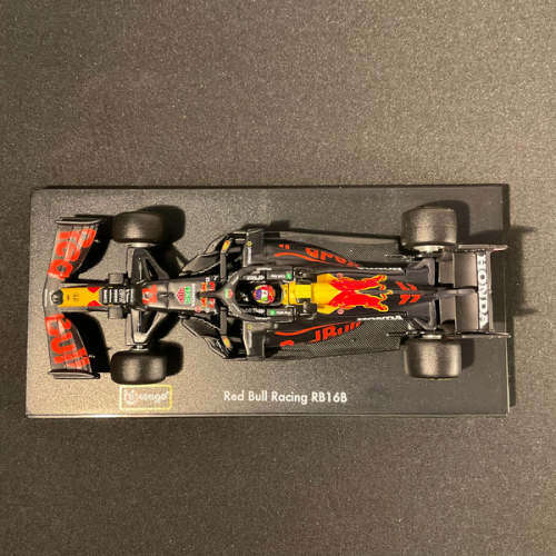 Bburago F1 Redbull RB16B Max Verstappen 2021 1:43 with helmet & Case