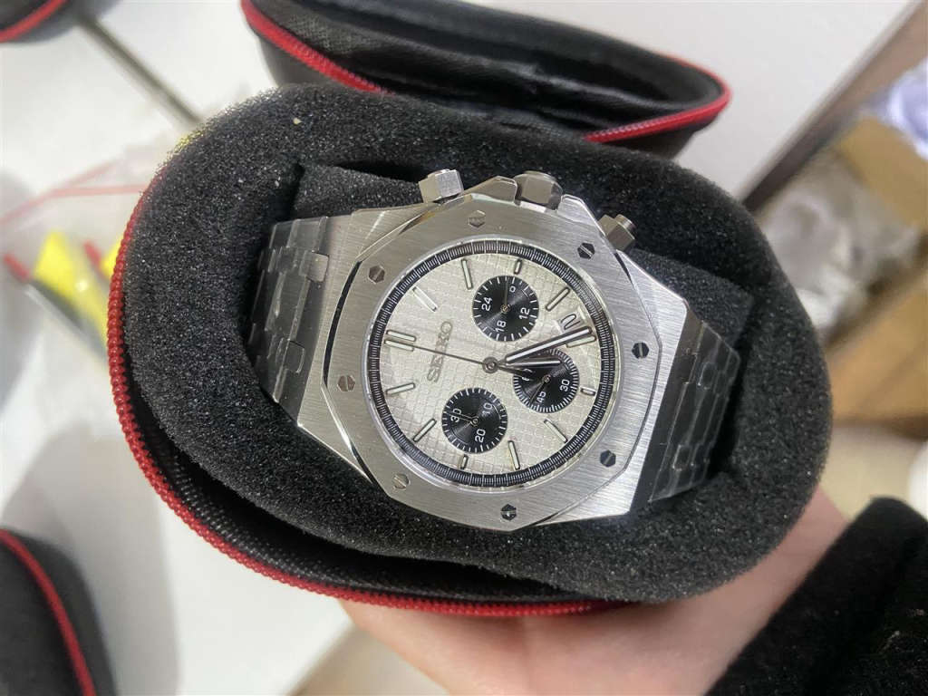Seiko Oak Panda Chronograph Homage