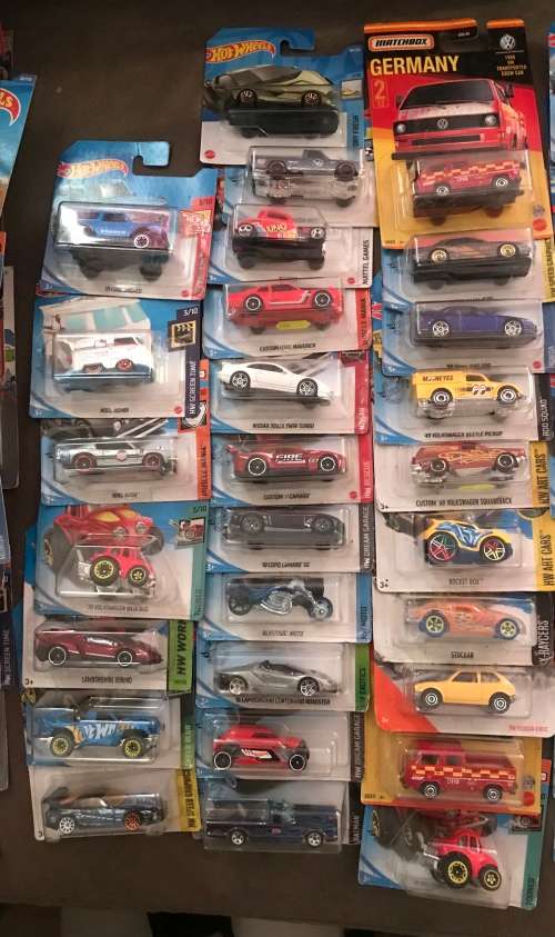 Hot Wheels lot over 300 cars