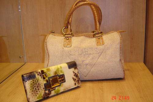 !!! GREAT OFFER!!! R2950.00 GUESS HANDBAG AND MONEY PURSE COMBO!!! NOT TO BE MISSED!!!