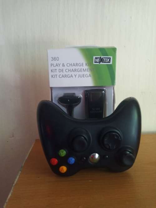 Xbox 360 Original wireless controller with charge kit