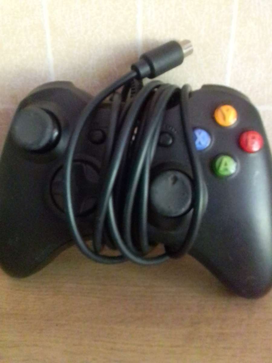 Xbox 360 original wired controller with round connection