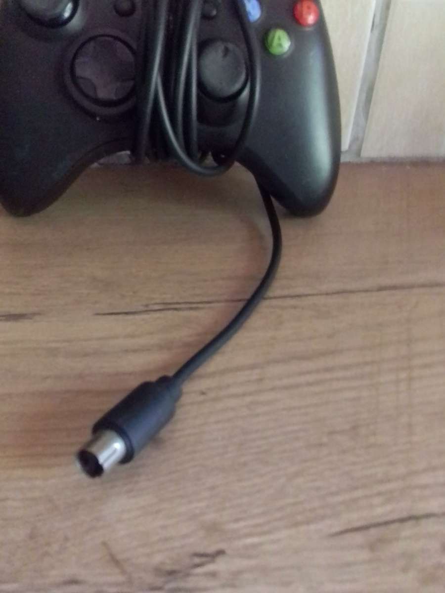 Xbox 360 original wired controller with round connection